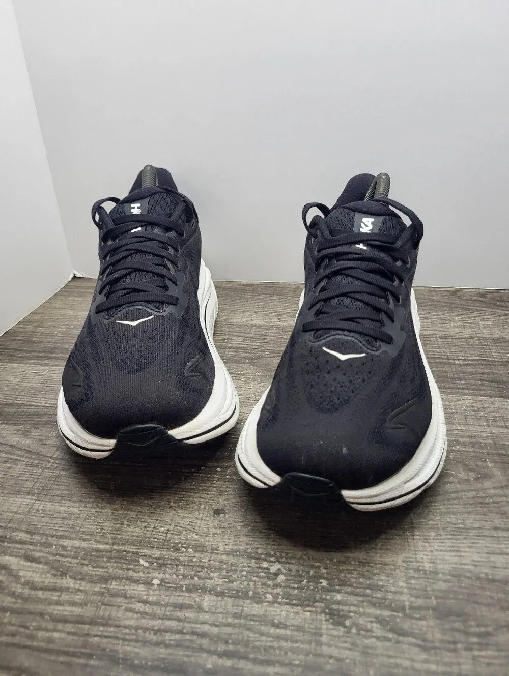Hoka Clifton 10 Women’s Running Shoes Black White Size 9 EE Extra Wide Comfort